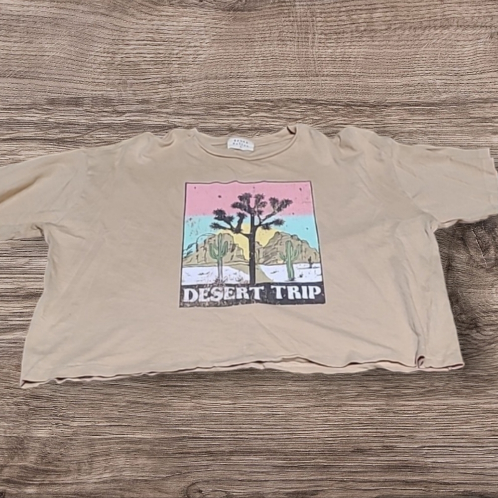 WOMEN'S URBAN NATION CROP TOP SHIRT